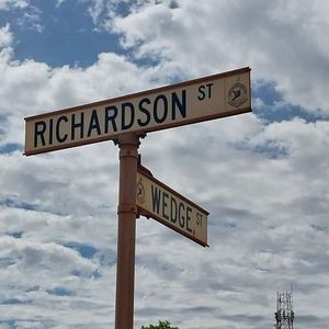 Meet your Posher, Hendrix